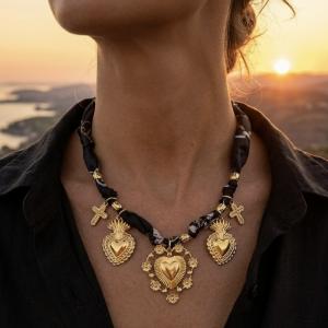 Image collier cœur, sacré bijoux, foulard