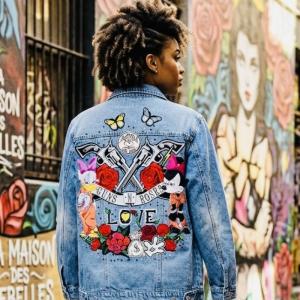 Image veste décor girls Gang pop e Jean Femme – Création Artisanale et Bohème pour Noël, Anniversaire ou Instant Enchanté Art 
