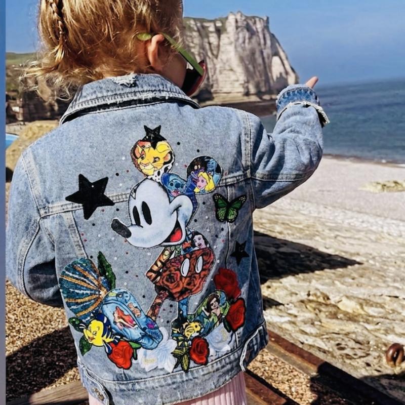 décor, mouse, mosaïque  “Vestes en Jean Personnalisées & Féeriques pour Enfants – Cadeaux Uniques pour Noël et Anniversaires