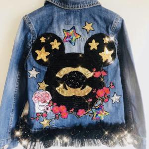 Image decor coco pop sur base en jeans classique