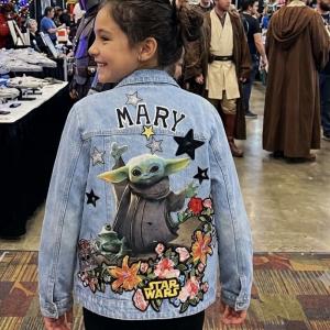 Image Veste decor BB Alien “Vestes en Jean Personnalisées & Féeriques pour Enfants – Cadeaux Uniques pour Noël et Anniversaires