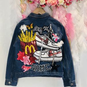 Image décor pop art sur veste en jeans inclus