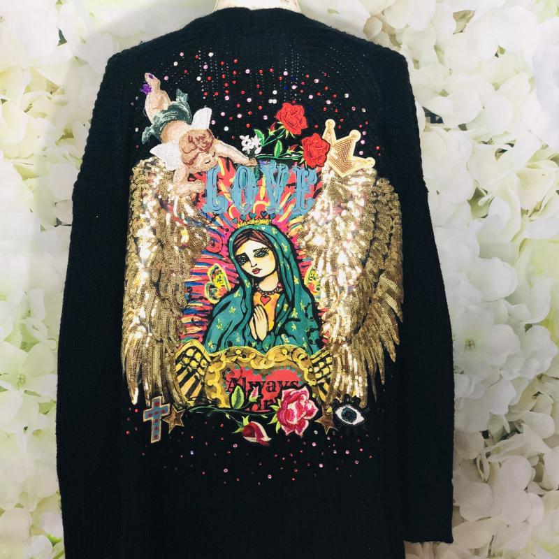 Décor Madone esprit Bohème sur cardigan noir