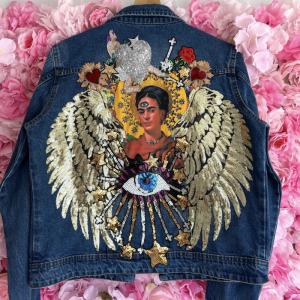 Image Décor oeil de frida sur veste en jeans