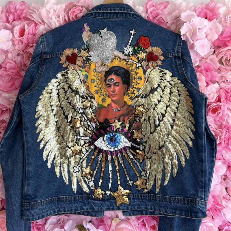 Décor oeil de frida sur veste en jeans