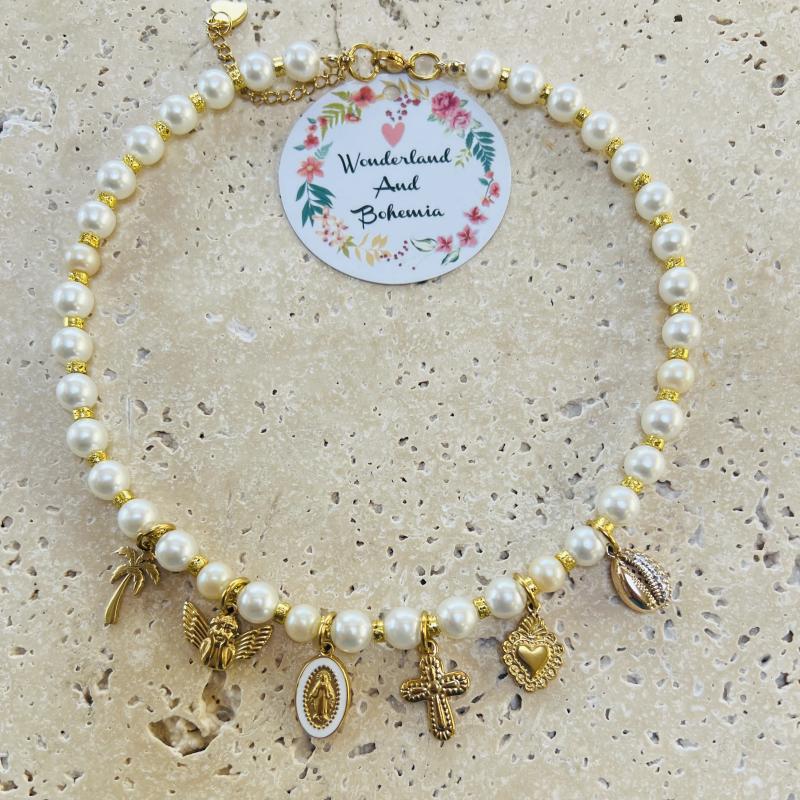 Collier model shell religious